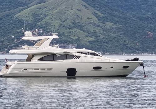 Ferretti 750